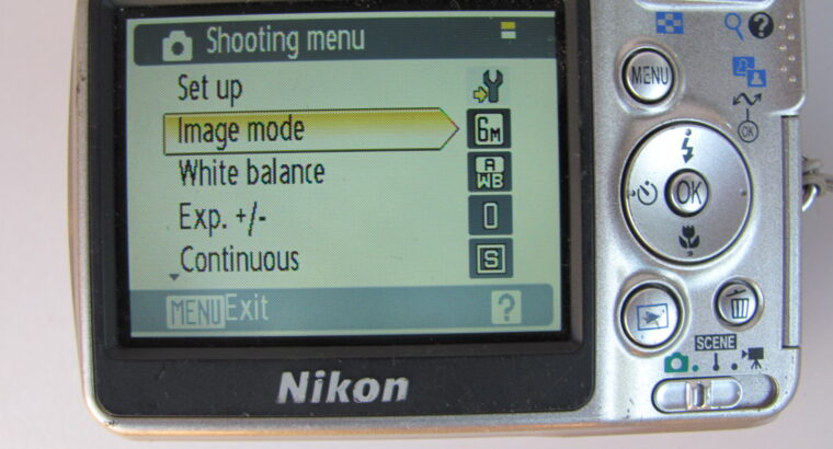 Nikon Coolpix L6 Digital Camera UNTESTED