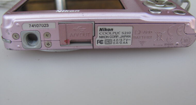 Nikon Coolpix S210 Digital Camera UNTESTED