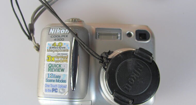 Nikon COOLPIX 4300 4.0MP Digital Camera UNTESTED