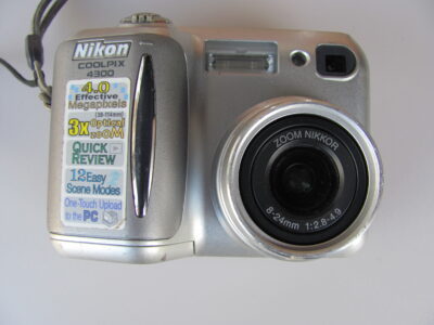 Nikon COOLPIX 4300 4.0MP Digital Camera UNTESTED