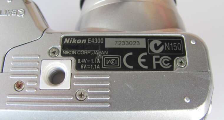 Nikon COOLPIX 4300 4.0MP Digital Camera UNTESTED
