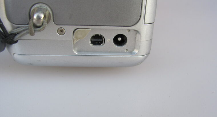 Nikon COOLPIX 4300 4.0MP Digital Camera UNTESTED
