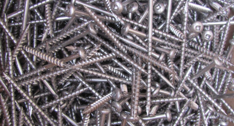 CHIPBOARD s/s 304 SCREWS 8G-10 x 75mm (200)